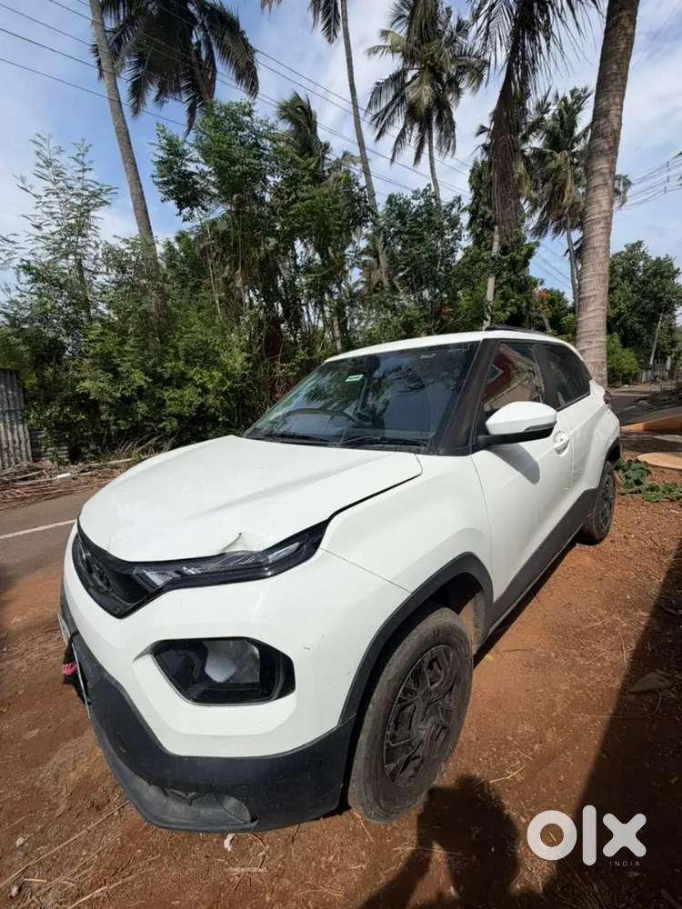 Tata Punch 1.2 Rhythm 2025