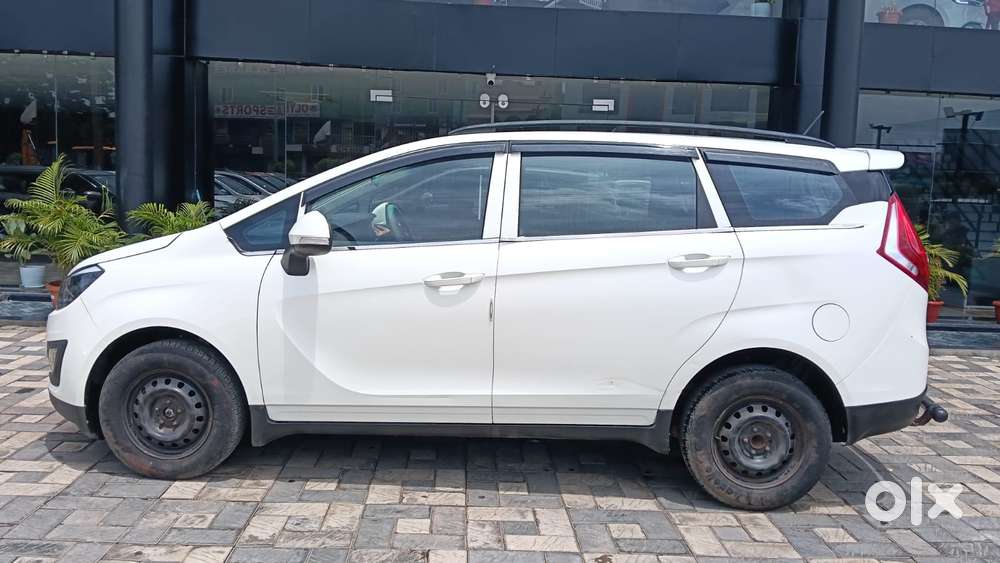 Mahindra Marazzo M4, 2020, Diesel