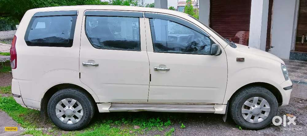 Mahindra Xylo 2011