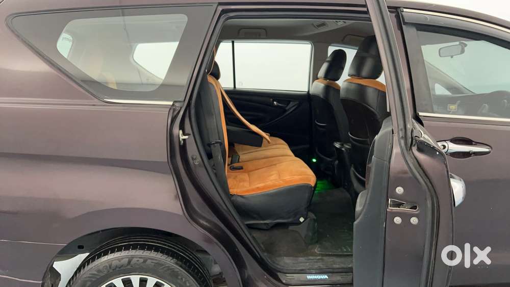 Toyota Innova Crysta 2.4 G Plus Mt 8 Str, 2019, Diesel