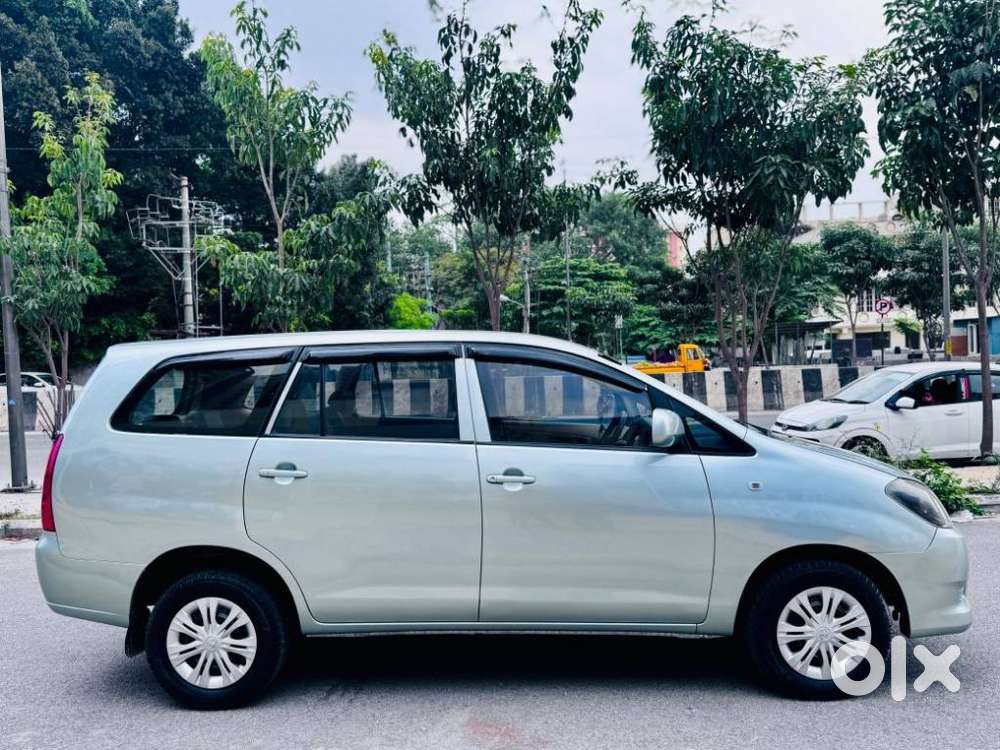 Toyota Innova 2004-2011 2.5 G4 Diesel 8-seater, 2006, Diesel