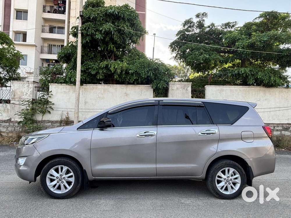 Toyota Innova Crysta 2.4 V, 2017, Diesel