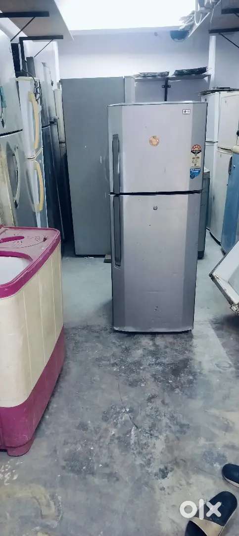 LG company double door fridge proper working condition