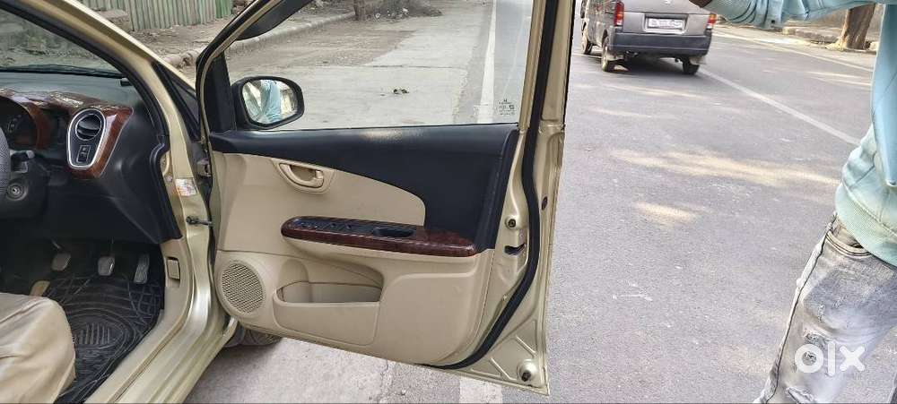 Honda Mobilio 2014 Petrol 85000 Km Driven