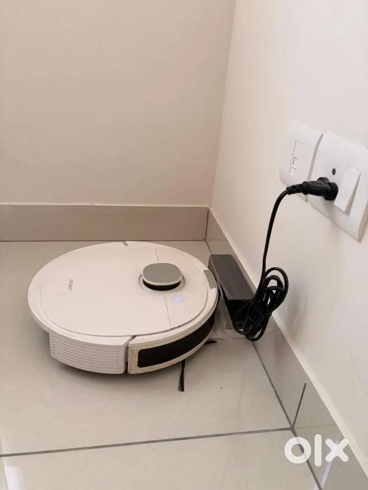 Ecovacs Deebot N10 Robot Vacuum & Mop &ndash; Excellent Condition!