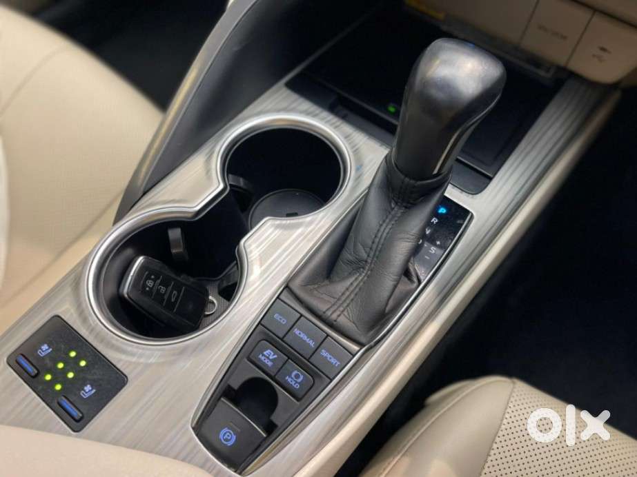 Toyota Camry Hybrid, 2021, Petrol