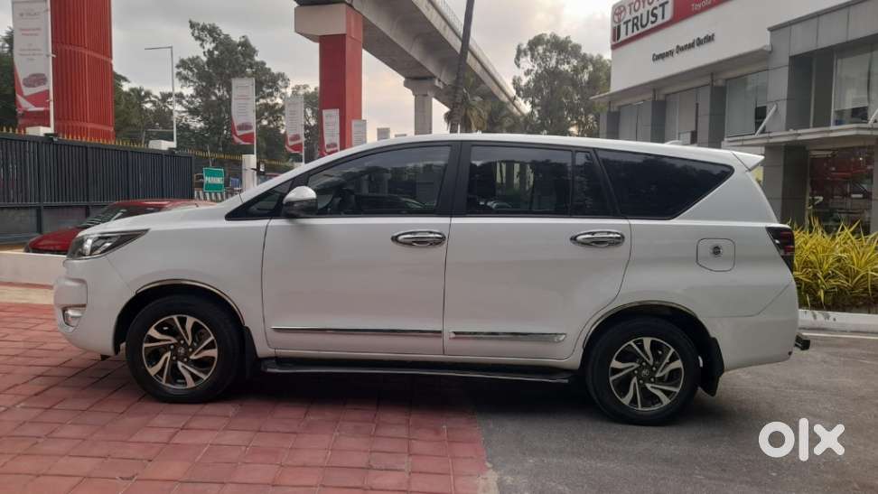 Toyota Innova Crysta 2.4 G MT 7 STR, 2025, Diesel