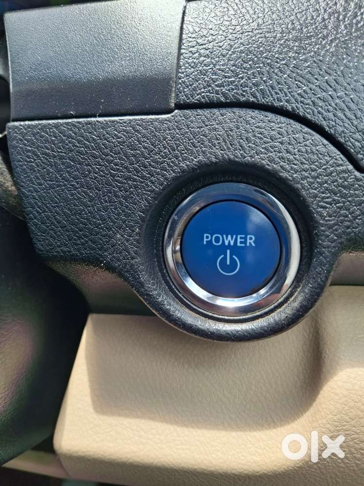 Toyota Camry Hybrid, 2014
