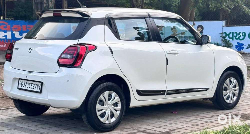 Maruti Suzuki Swift Vxi + Manual, 2022, Petrol