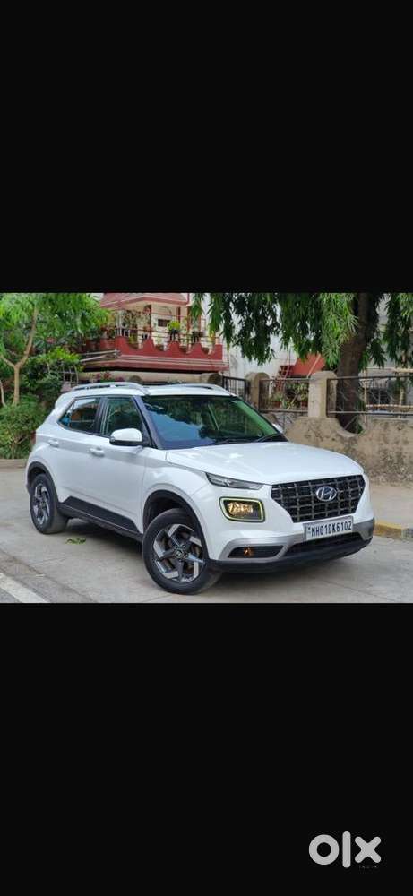Hyundai Venue Petrol Well Maintained