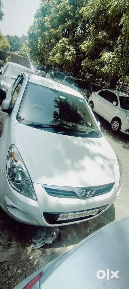 Hyundai I20 2011 November, Cng & Hybrids 98500 Km Driven, Family Car