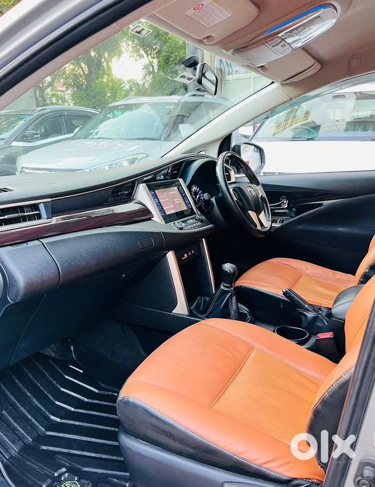 Toyota Innova Crysta 2.4 V 8 Str, 2017, Diesel