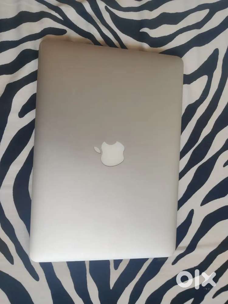 2012 late macbook only for 20k - Computers & Laptops in Vijaynagar