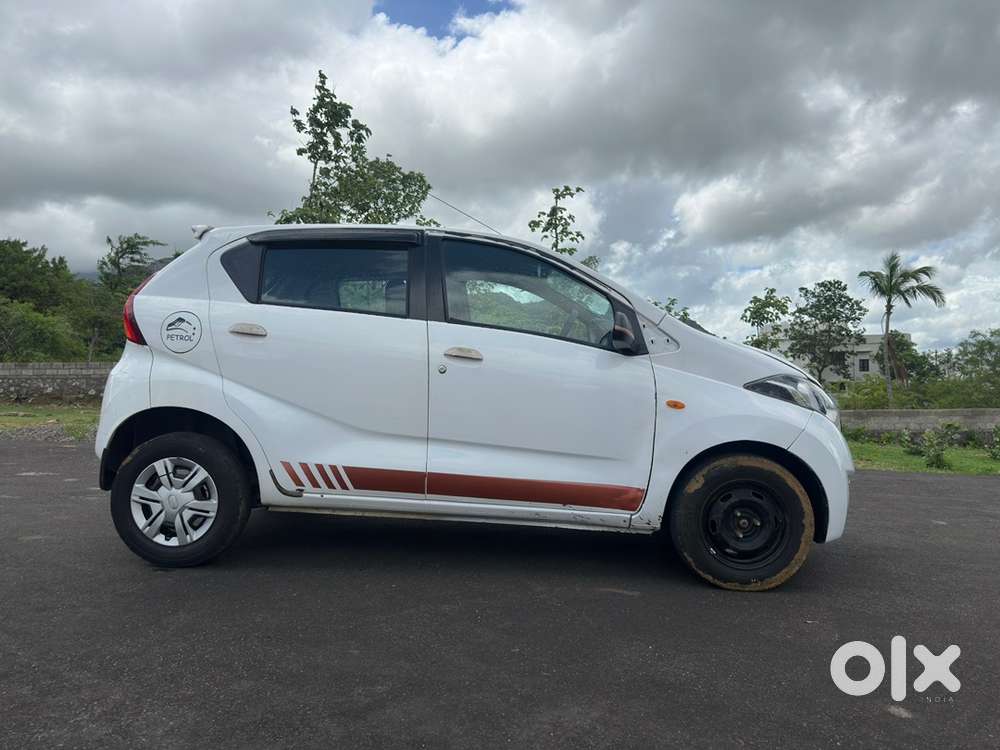 Datsun Redigo White Petrol 2019