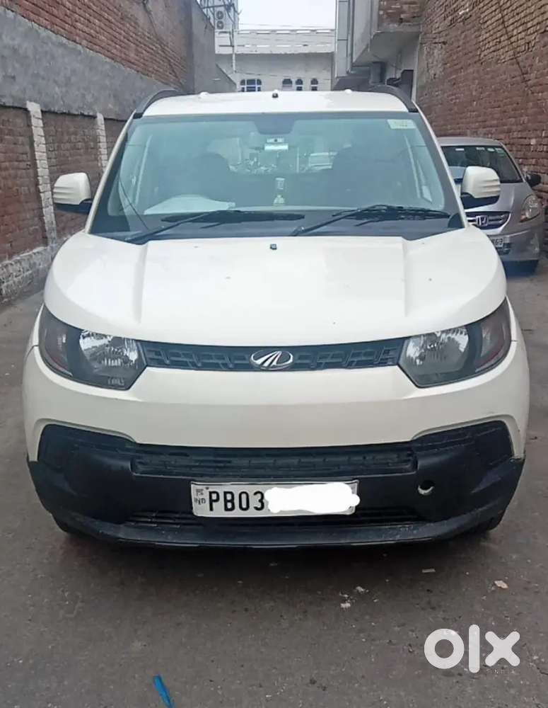 Mahindra Kuv 100 K4