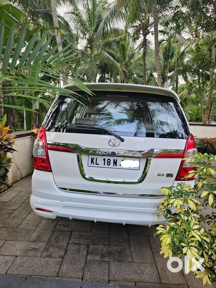 Toyota Innova 2014