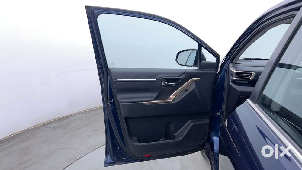 Maruti Suzuki Invicto Alpha Plus 7str, 2023, Cng & Hybrids