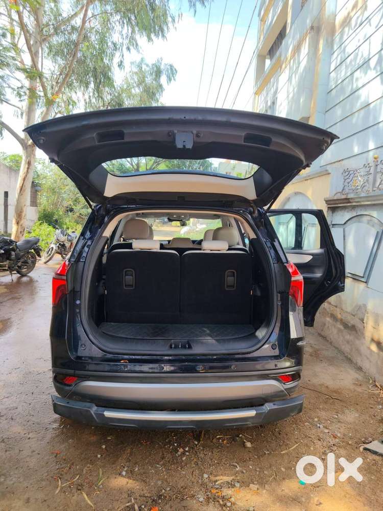 Mahindra Xuv700 Ax7 Petrol At 7-seater