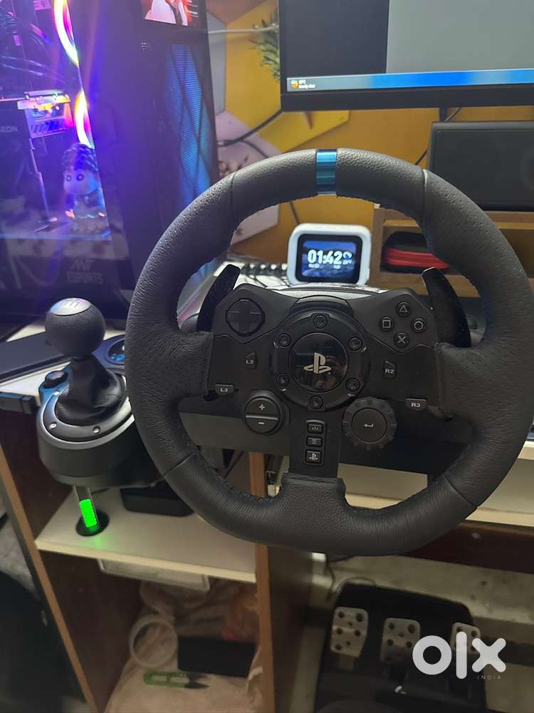 Gaming PC + Dual Monitors + Meta Quest 3 + Logitech G29 Setup