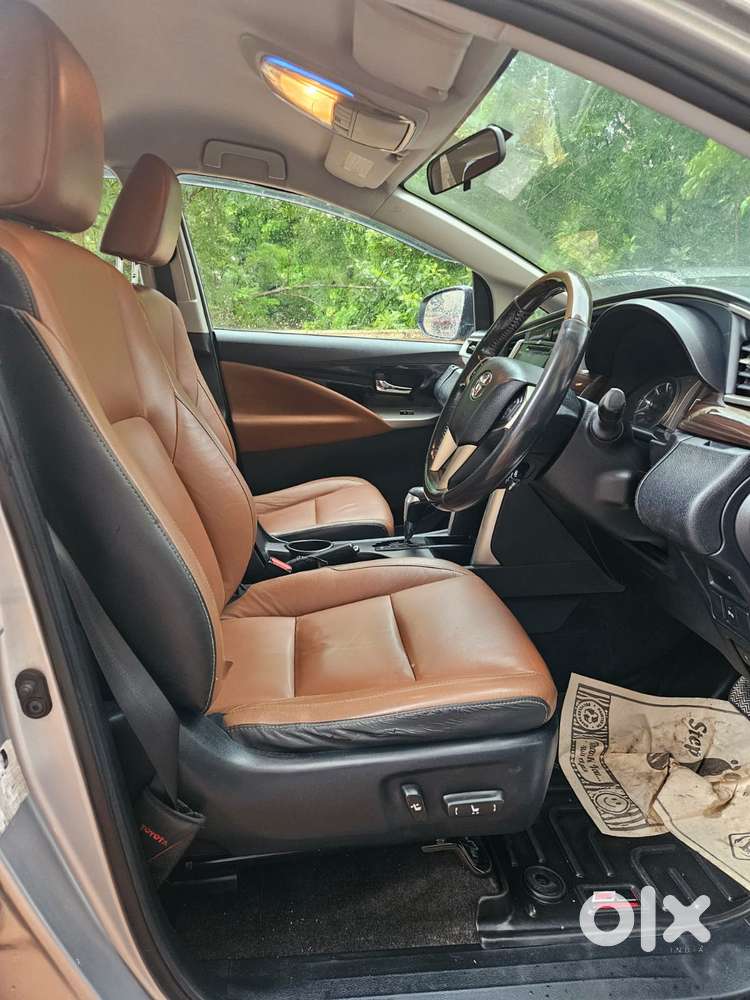 Toyota Innova Crysta 2.8z Automatic, 2016, Diesel