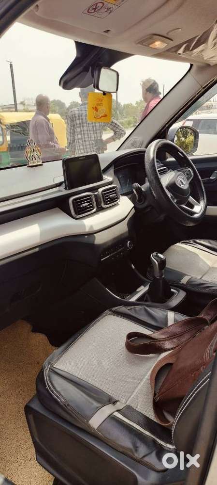 Tata Punch 1.2 Revotron Creative Dual Tone, 2022, Petrol
