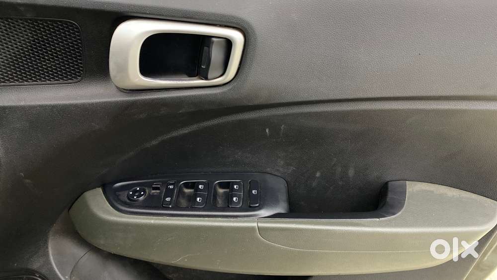 Hyundai Venue S Turbo Dct, 2019, Petrol