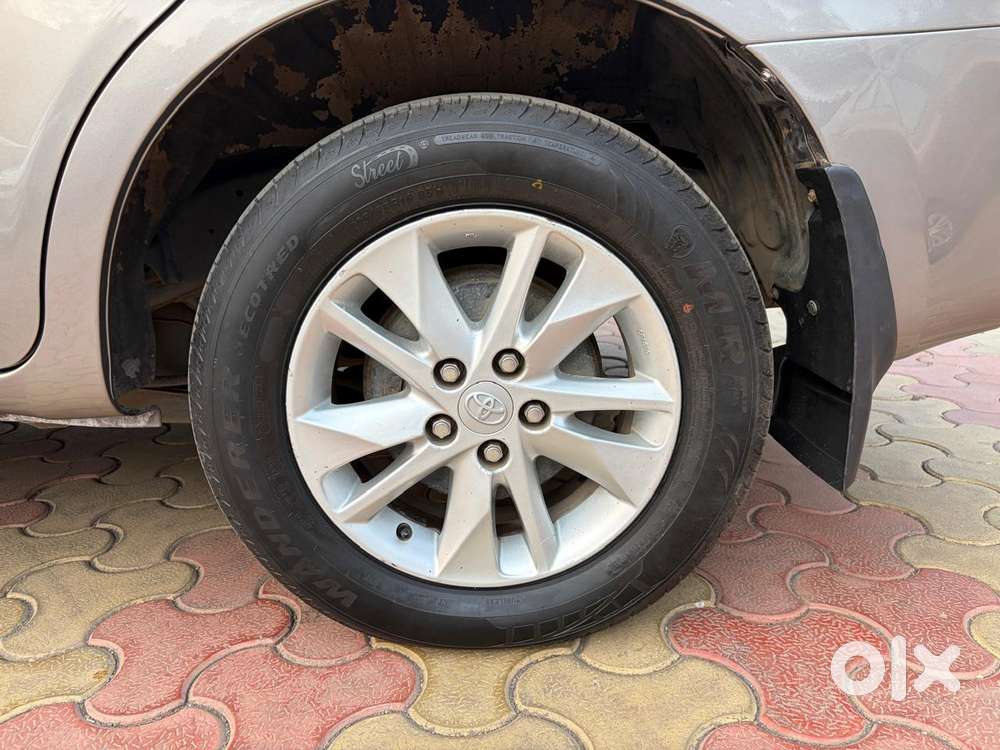 Toyota Innova Crysta 2.7 Gx Mt 8s, 2020, Diesel