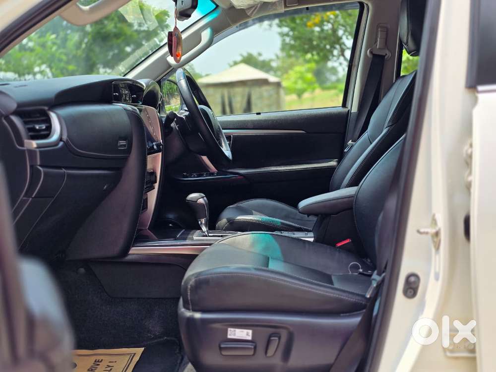Toyota Fortuner 4x2 At 2.7 Petrol, 2022, Petrol