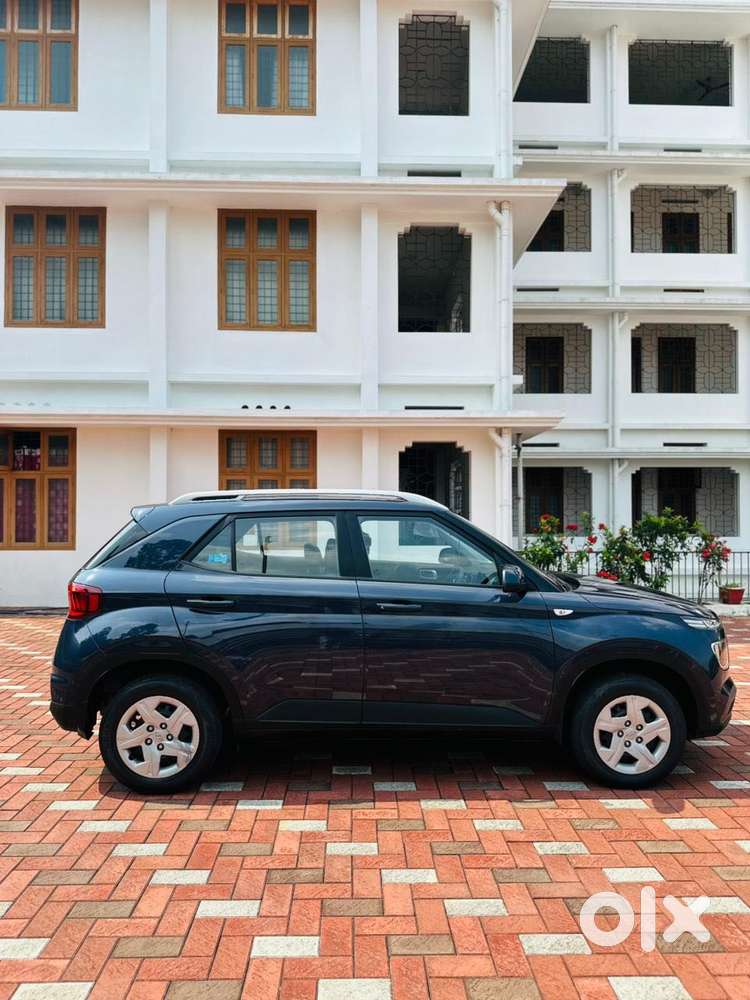 Hyundai Venue 1.2 S Plus, 2020, Petrol