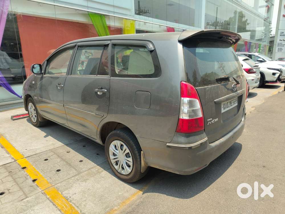 Toyota Innova 2.5 Vx 8 Seater Bs Iv, 2010, Diesel