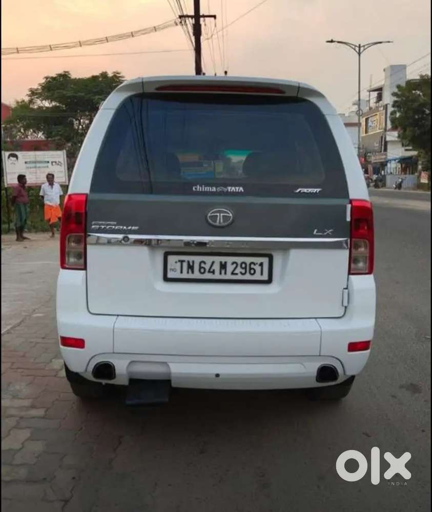 Tata Safari Storme 2015