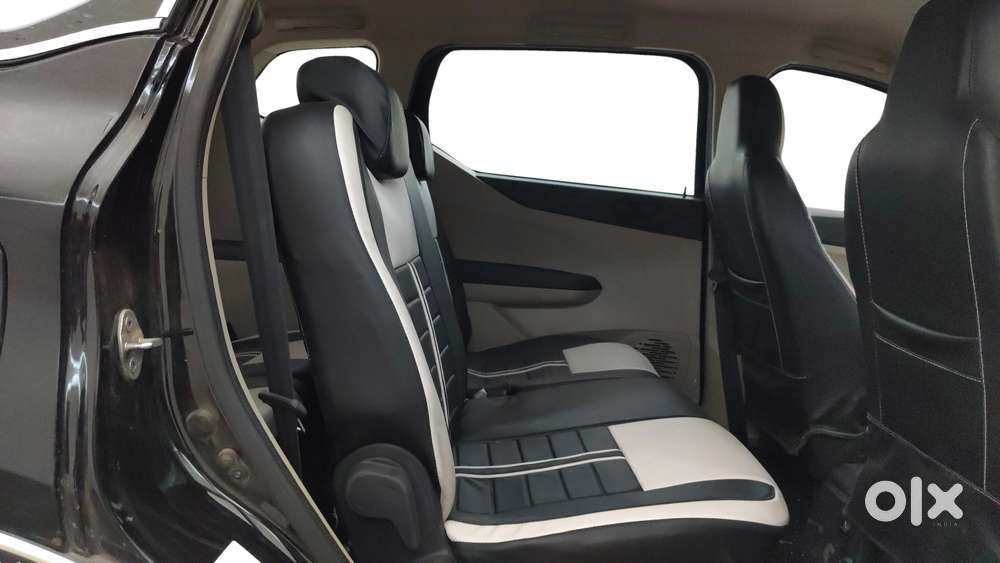 Renault Triber Rxt, 2025, Petrol