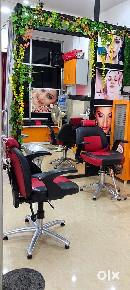 BEAUTY PARLOUR FOR SALE