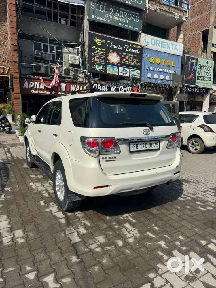 Toyota Fortuner 2013 Diesel Automatic 2nd Owner