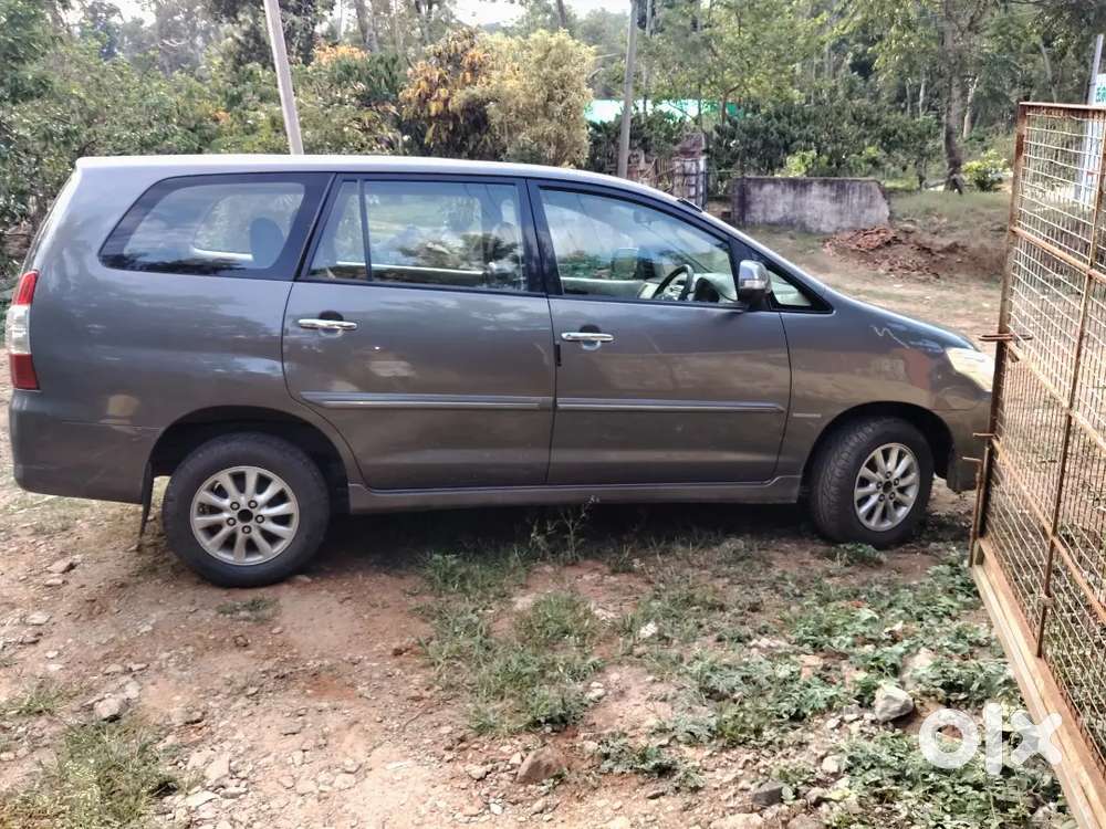 Toyota Innova 2012