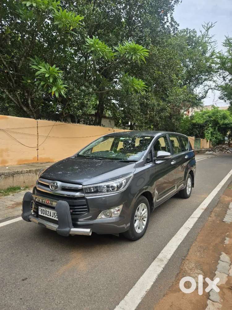 Toyota Innova Crysta Vx  8 Seater  Vip No. 5555