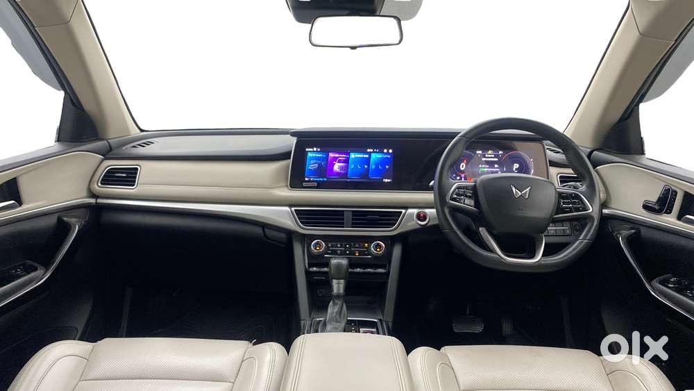 Mahindra Xuv700 2.2 Ax 7 Diesel At Str Awd, 2022, Diesel