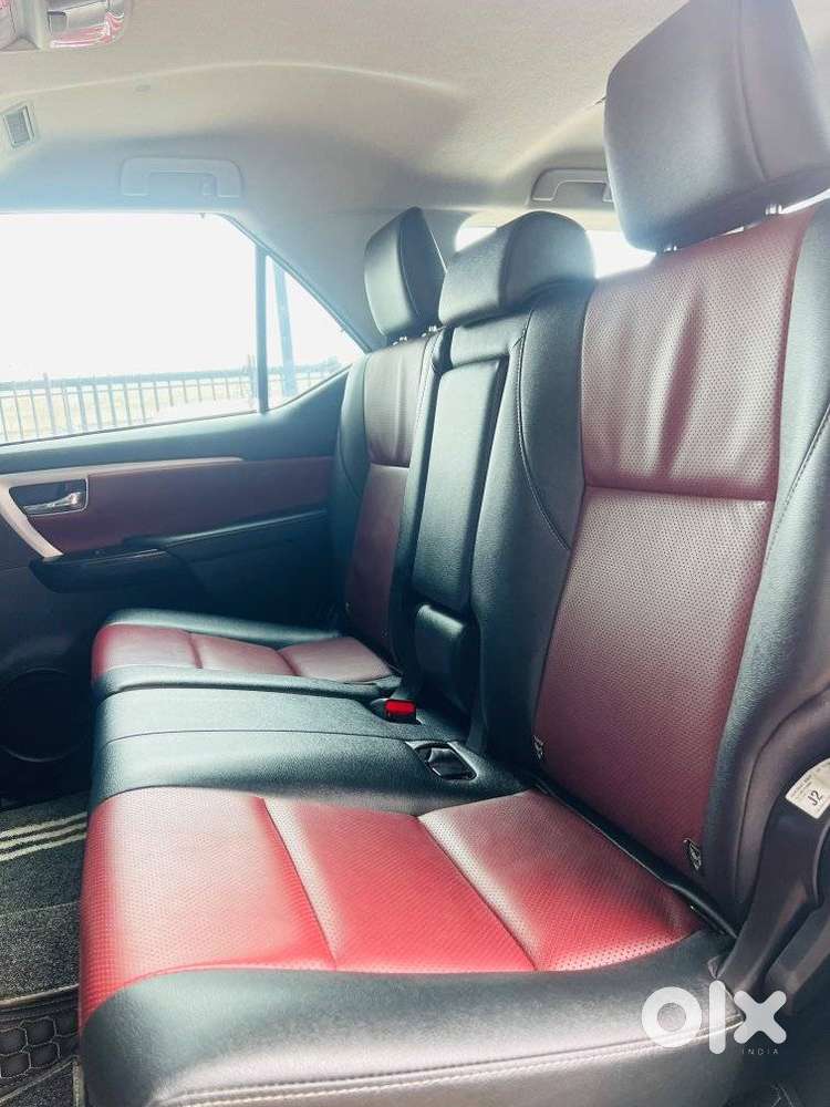 Toyota Fortuner Leader Edition (at), 2025, Diesel