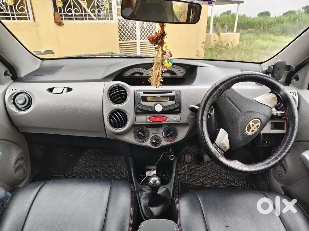 Toyota Etios 1.5 V 2011