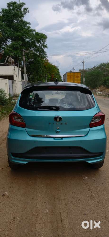 Tata Tiago Xz Plus Cng Dual Tone, 2025, Petrol