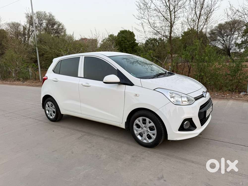 Hyundai Grand I10 1.2 Crdi Sportz Option, 2016, Petrol