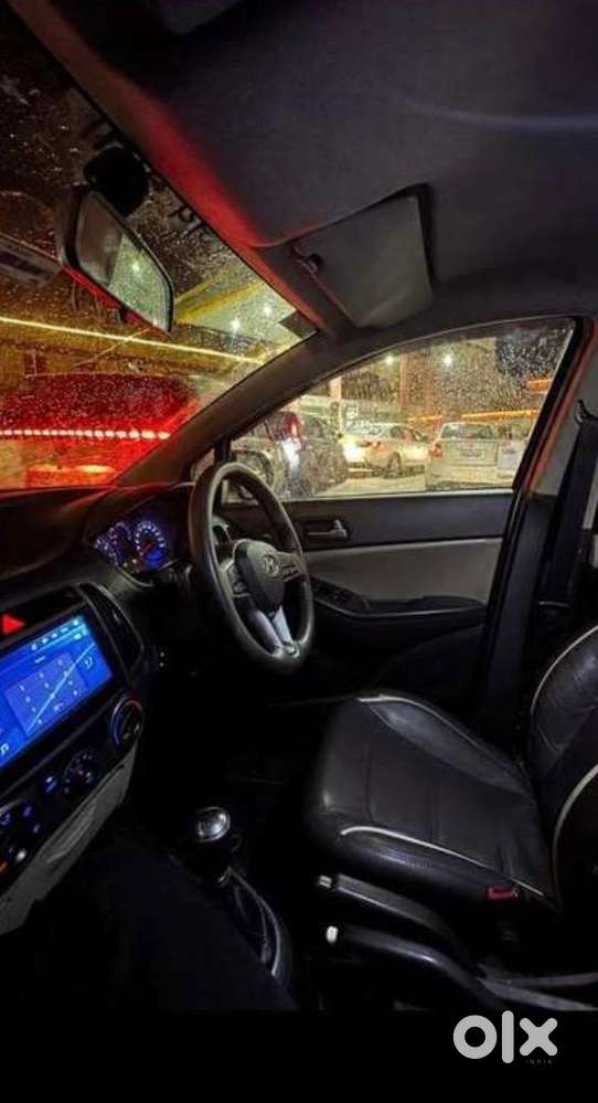 Hyundai Hybrid Car 2012