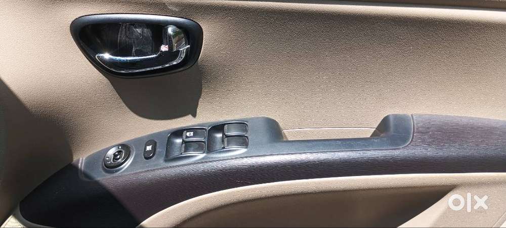 Hyundai I10 Sportz 2012