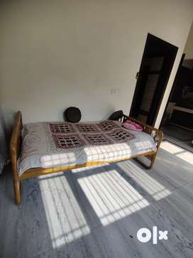 Old wooden furniture deals olx