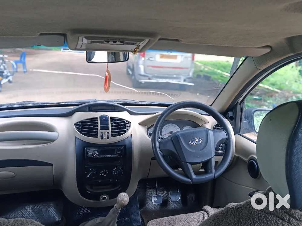 Mahindra Genio 2.5 Dc 2017