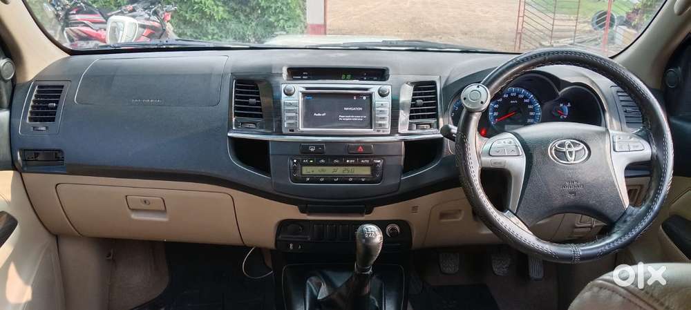Toyota Fortuner 4x2 Manual, 2017, Diesel