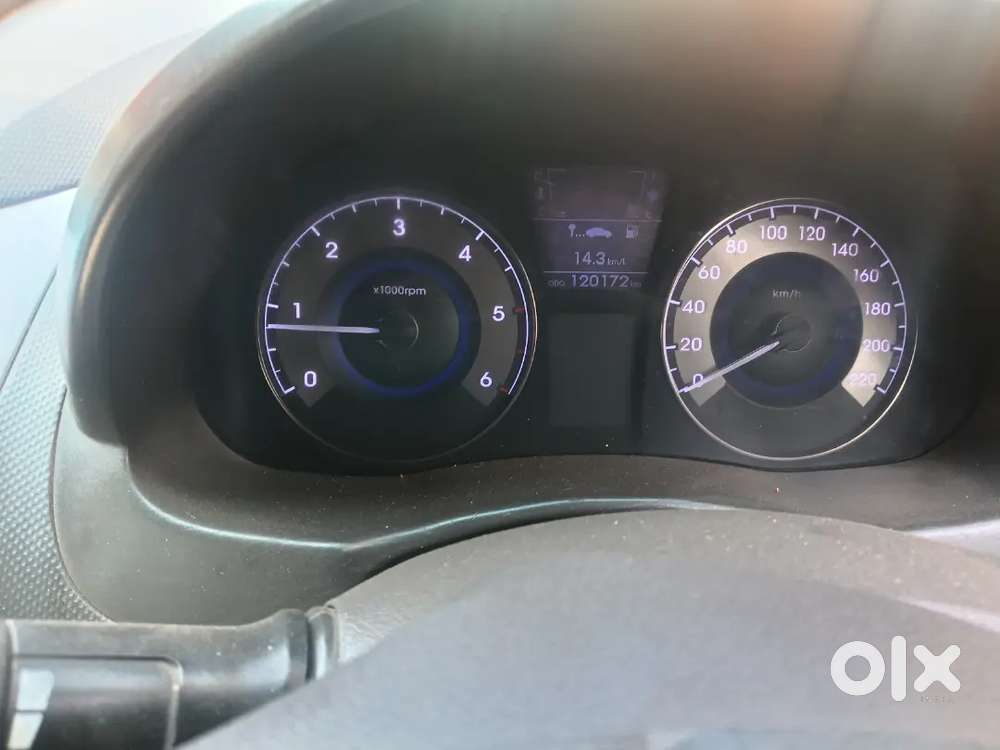 चार टायर नवीन बॅटरी नवीन स्क्रीन