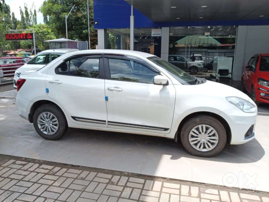Maruti Suzuki Dzire 1.2 Vxi Amt, 2022, Petrol