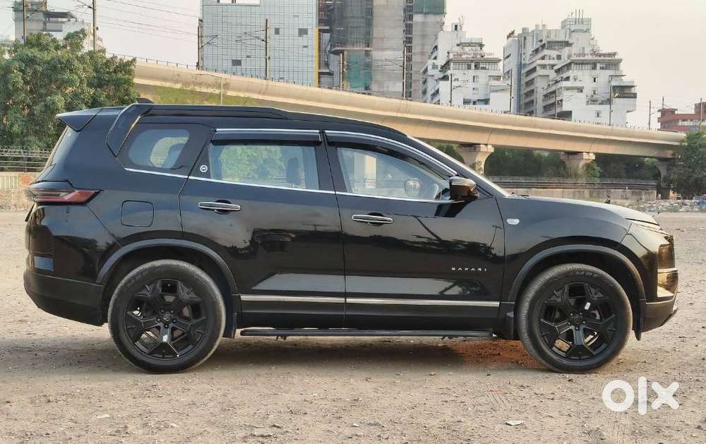 Tata Safari Accomplished Dark Edition, 2023, Diesel