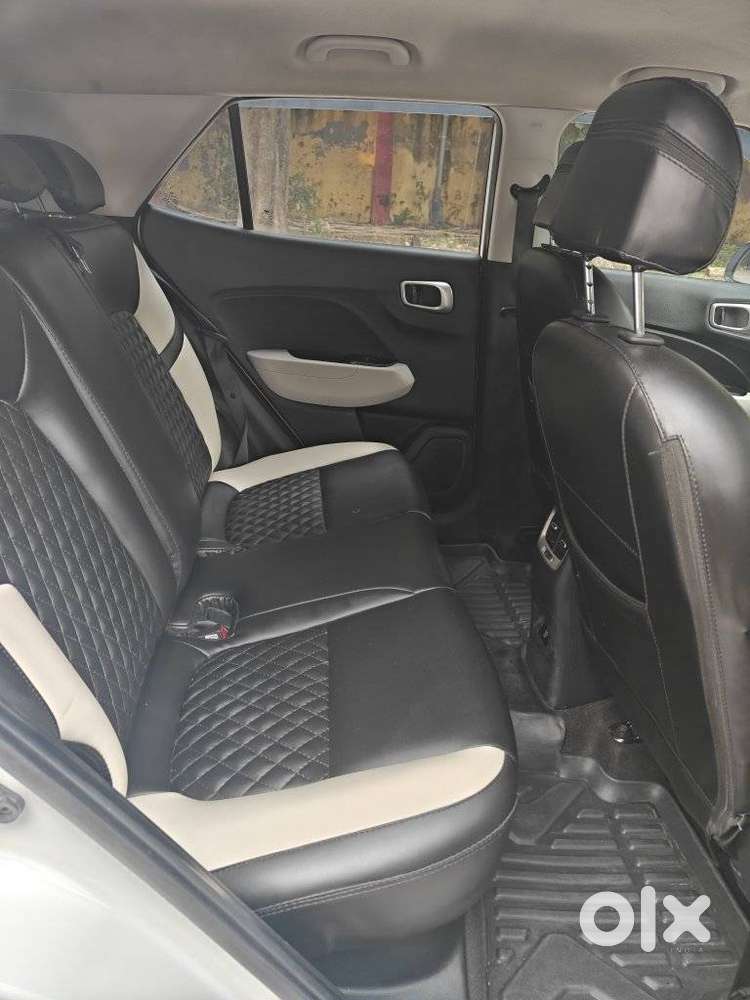 Hyundai Venue 1.2 S (o), 2024, Petrol